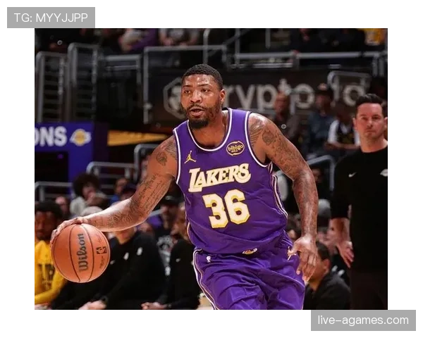 安东尼·戴维斯内线高效挡拆助詹姆斯提升季后赛得分效率