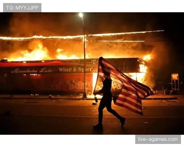 群体冲突判罚：为何有时只罚一人，有时全员警告？